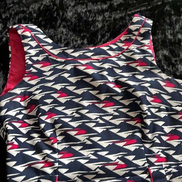 Maggy London - Picture 3 of 9